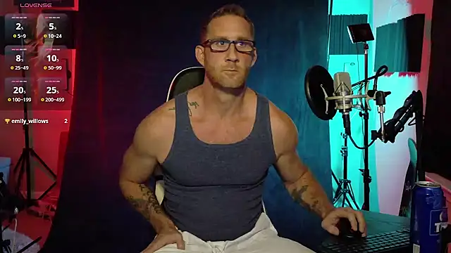 Snapshot of FiftyShadez chatting on November 28, 11:18 pm FiftyShadez online show from November 28, 11:18 pm