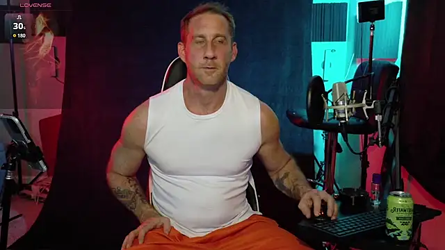 Snapshot of FiftyShadez chatting on December 21, 1:46 am FiftyShadez online show from December 21, 1:46 am