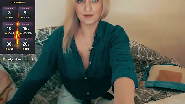 Snapshot of ElysonLang chatting on February 9, 2:38 am ElysonLang online show from February 9, 2:38 am