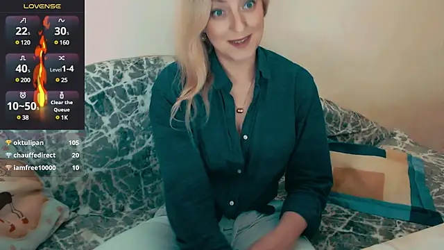 Snapshot of ElysonLang chatting on February 9, 8:24 pm ElysonLang online show from February 9, 8:24 pm