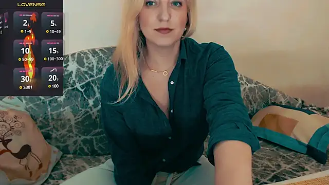 Snapshot of ElysonLang chatting on March 14, 8:17 pm ElysonLang online show from March 14, 8:17 pm