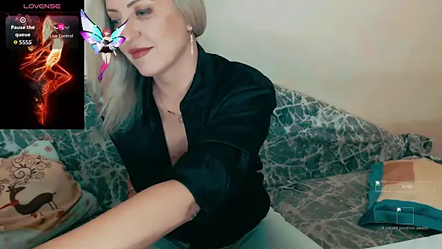 Snapshot of ElysonLang chatting on November 13, 12:42 am ElysonLang online show from November 13, 12:42 am