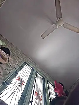 Snapshot of rooster6 chatting on March 26, 4:07 am rooster6 online show from March 26, 4:07 am