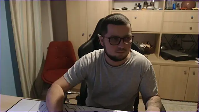 Snapshot of bigpuff_hott chatting on October 15, 6:41 pm bigpuff hott online show from October 15, 6:41 pm