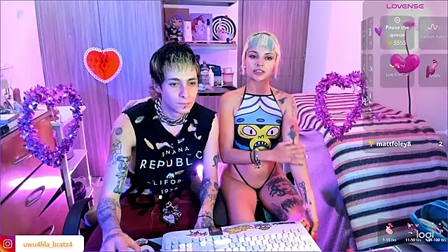 Snapshot of badeyes_crazygoat chatting on February 13, 2:29 am badeyes crazygoat online show from February 13, 2:29 am
