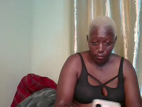 Poisonous Ivy online show from January 12, 7:10 pm