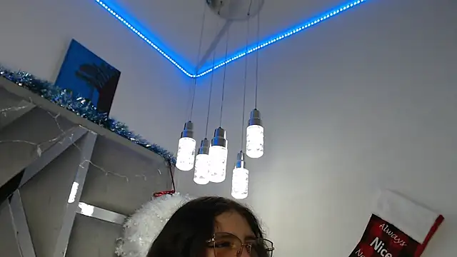 Paola Lyon  online show from January 3, 9:57 pm