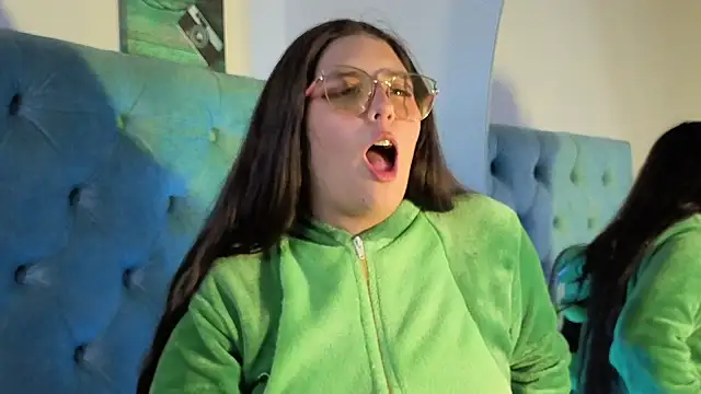 Paola Lyon  online show from October 4, 7:28 am