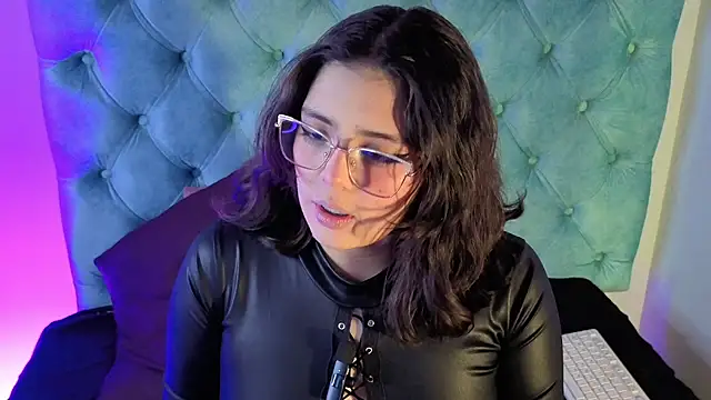 Paola Lyon  online show from March 27, 6:18 pm