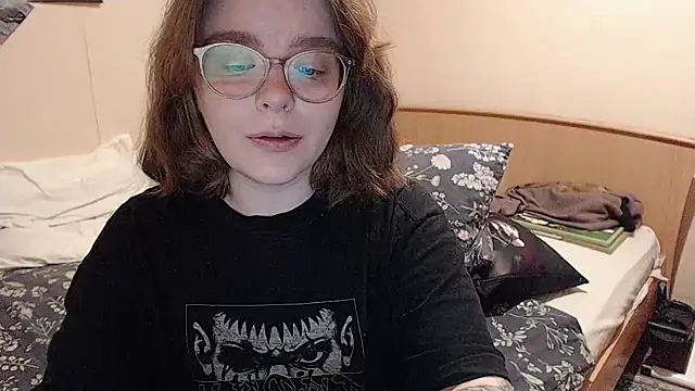 Snapshot of Chmiri_cb chatting on September 25, 2:43 pm Chmiri cb online show from September 25, 2:43 pm