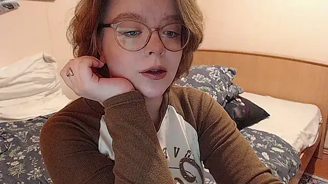 Snapshot of Chmiri_cb chatting on October 21, 10:49 am Chmiri cb online show from October 21, 10:49 am