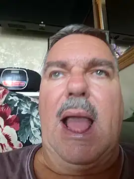 Snapshot of Tbone17 chatting on April 24, 5:32 am Tbone17 online show from April 24, 5:32 am