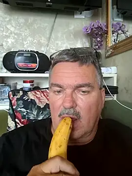 Snapshot of Tbone17 chatting on May 11, 11:27 am Tbone17 online show from May 11, 11:27 am