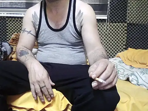 Snapshot of Arabeyes chatting on October 27, 9:13 am Arabeyes online show from October 27, 9:13 am