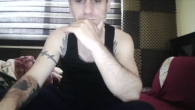 Snapshot of Arabeyes chatting on March 11, 9:37 am Arabeyes online show from March 11, 9:37 am