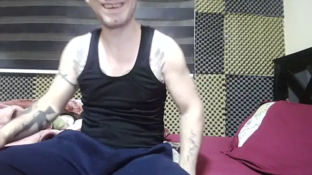 Snapshot of Arabeyes chatting on March 12, 10:38 pm Arabeyes online show from March 12, 10:38 pm