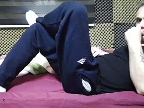 Snapshot of Arabeyes chatting on April 7, 5:35 pm Arabeyes online show from April 7, 5:35 pm