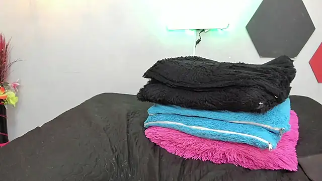 martinaclark online show from February 12, 7:23 am