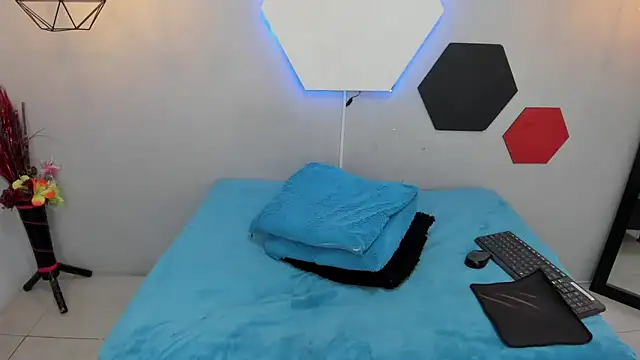 martinaclark online show from March 8, 10:11 am