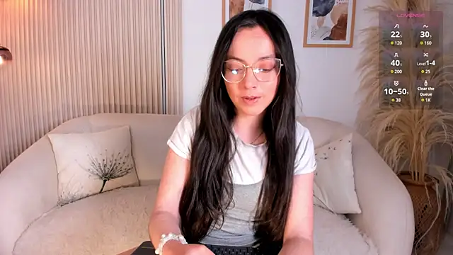 Snapshot of ana_ev chatting on March 17, 6:39 am ana ev online show from March 17, 6:39 am