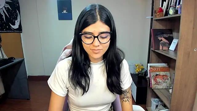 valerie  skyy online show from February 26, 2:48 am