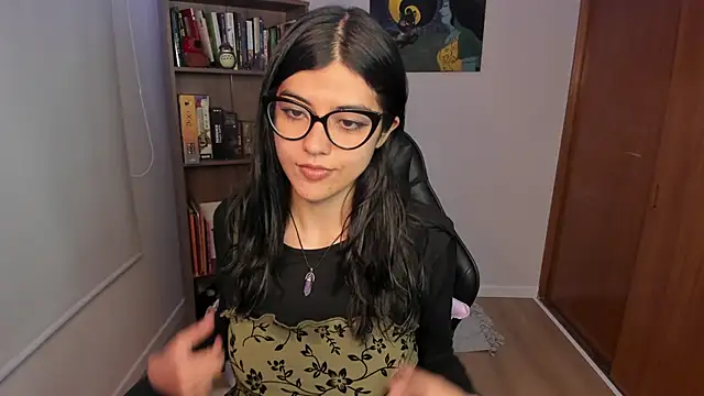 valerie  skyy online show from December 19, 3:02 am