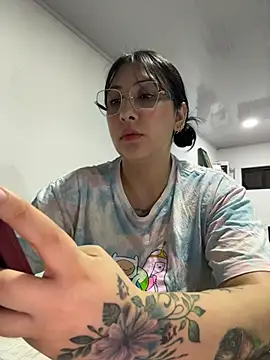 my-kitty online show from May 17, 11:23 pm