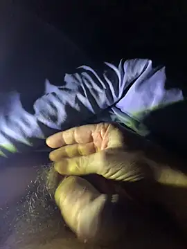 Snapshot of bertram59 chatting on January 12, 7:35 am bertram59 online show from January 12, 7:35 am