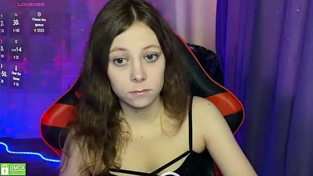 Snapshot of Natural_babe666 chatting on June 8, 1:00 pm Natural babe666 online show from June 8, 1:00 pm