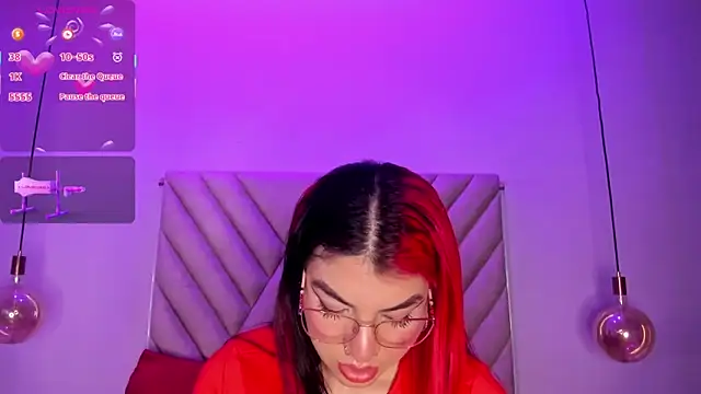 EmmaSwift  online show from October 24, 1:24 am