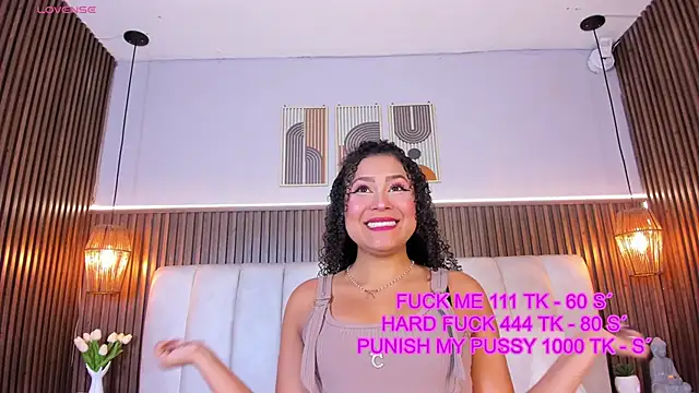 Ashleyy23x online show from May 2, 7:19 pm