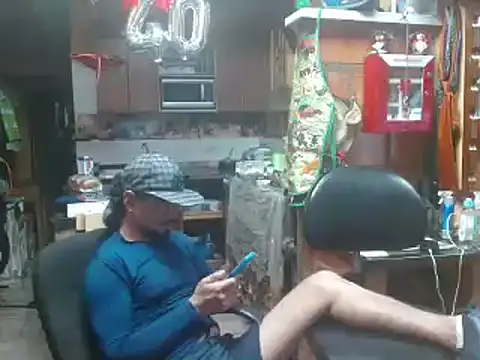 Snapshot of Dr_Pocholate84 chatting on January 13, 1:56 am Dr Pocholate84 online show from January 13, 1:56 am