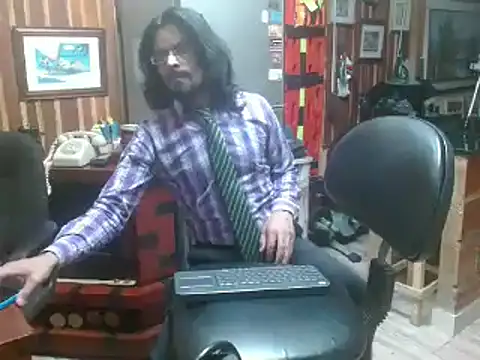 Snapshot of Dr_Pocholate84 chatting on January 27, 3:04 am Dr Pocholate84 online show from January 27, 3:04 am