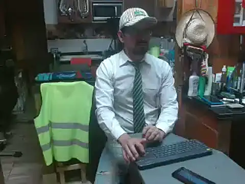 Snapshot of Dr_Pocholate84 chatting on February 2, 3:54 am Dr Pocholate84 online show from February 2, 3:54 am