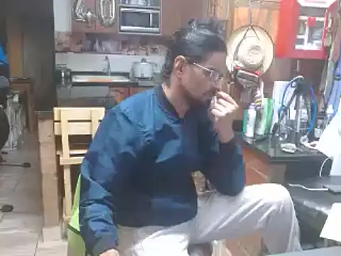Snapshot of Dr_Pocholate84 chatting on February 25, 3:31 am Dr Pocholate84 online show from February 25, 3:31 am