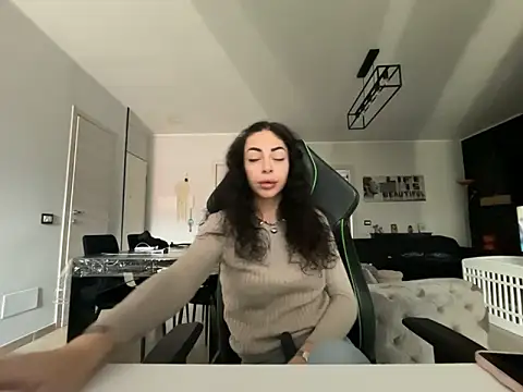 Chloe Ricci online show from December 1, 8:08 am