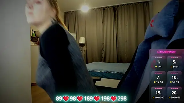 Olivia Munk online show from October 8, 4:32 am