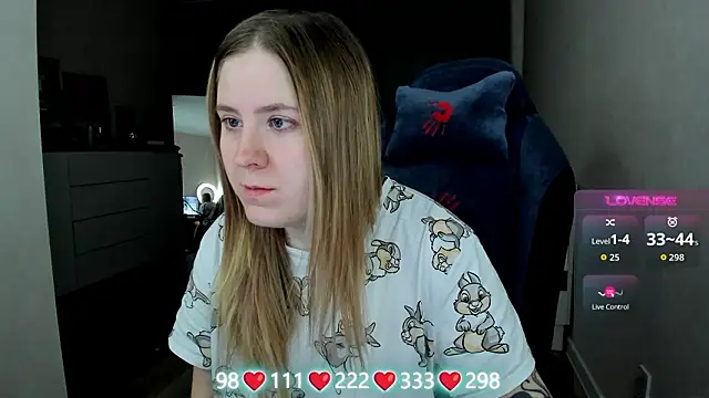 Olivia Munk online show from February 11, 5:01 am