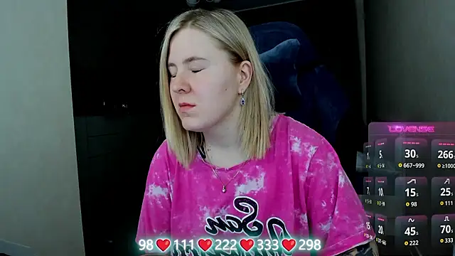 Olivia Munk online show from March 29, 3:28 am