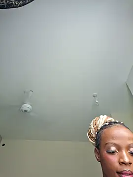 Snapshot of Kamdollie chatting on February 26, 9:30 am Kamdollie online show from February 26, 9:30 am