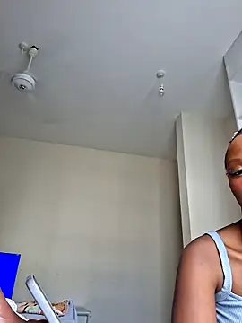 Snapshot of Kamdollie chatting on February 27, 6:46 am Kamdollie online show from February 27, 6:46 am