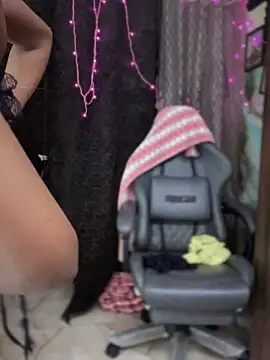 PARI Hun online show from February 2, 5:15 pm