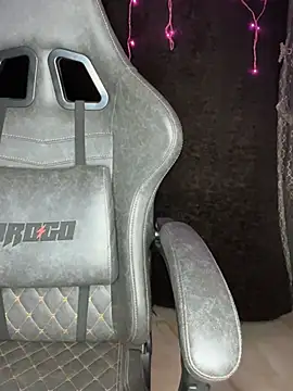 PARI Hun online show from February 10, 8:31 pm