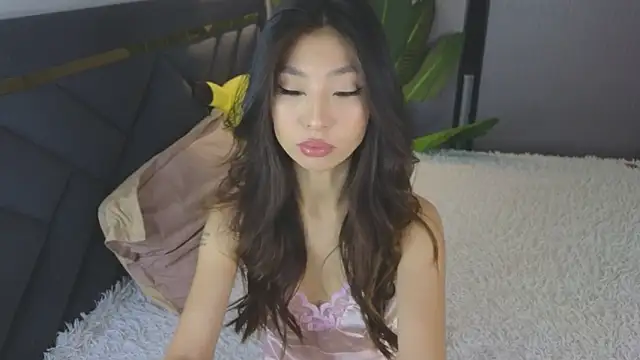 TrishaRey online show from October 16, 4:24 am