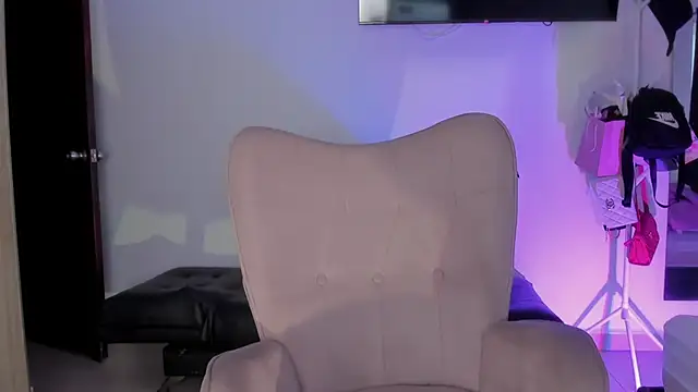 Snapshot of selene_king2 chatting on December 20, 10:39 pm selene king2 online show from December 20, 10:39 pm