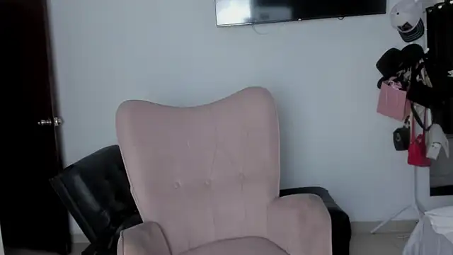 Snapshot of selene_king2 chatting on January 16, 12:42 pm selene king2 online show from January 16, 12:42 pm