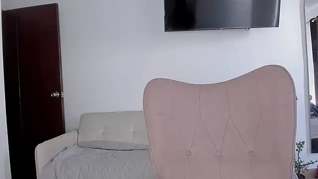 Snapshot of selene_king2 chatting on April 14, 1:50 pm selene king2 online show from April 14, 1:50 pm