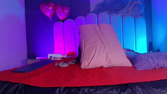 Snapshot of jones_maddy_ chatting on February 25, 11:53 am jones maddy online show from February 25, 11:53 am