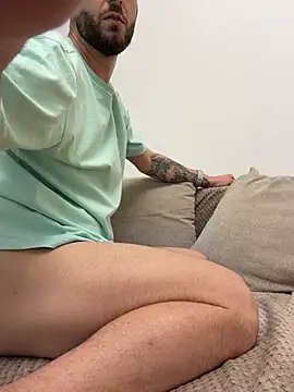 ElChapoGuzman95 online show from February 10, 8:46 pm