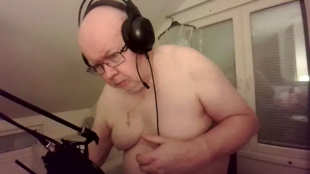 ScrawnyFire online show from January 14, 5:02 am